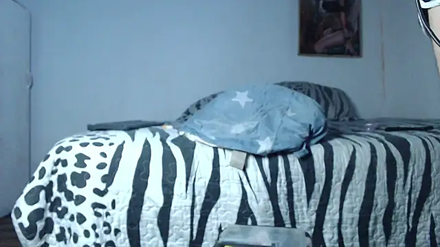 Snapshot of bix_couples chatting on 10/26/25, 10:10 bix couples online show from 10/26/25, 10:10