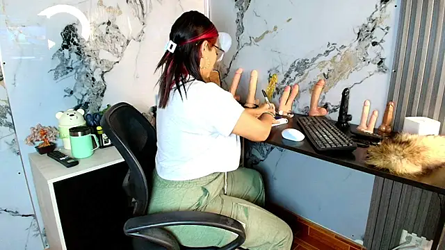 AlixLong online show from 02/08/26, 09:56