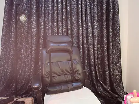 ebony shilly3 online show from 09/29/25, 11:10