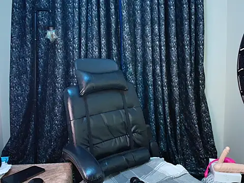 ebony shilly3 online show from 10/10/25, 11:27