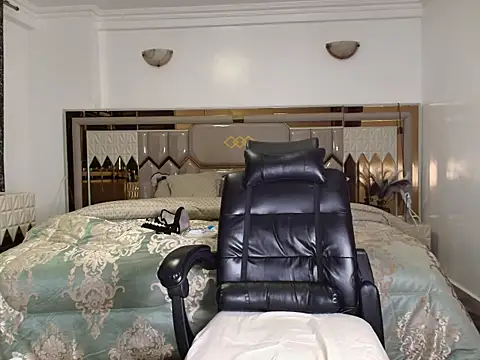 ebony shilly3 online show from 11/12/25, 12:37