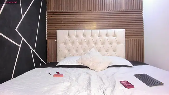 LaurenSnow online show from 07/29/26, 02:27
