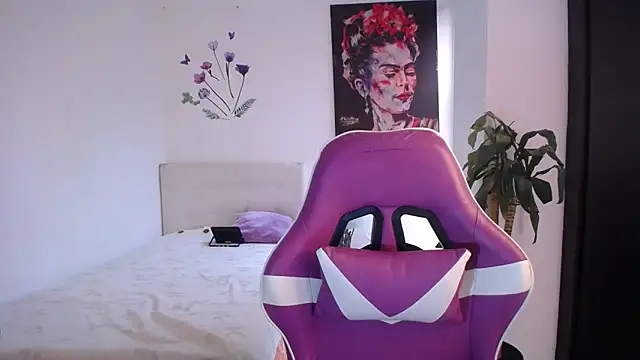 esmeraldaa230 online show from 03/03/26, 06:59