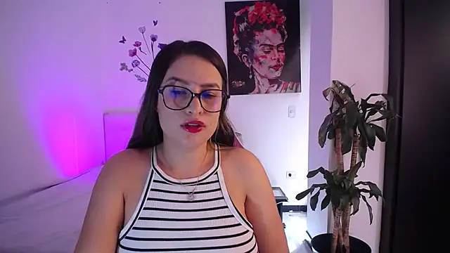 esmeraldaa230 online show from 03/22/26, 07:37