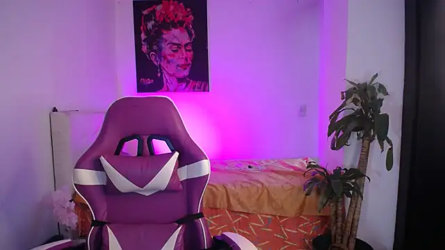 esmeraldaa230 online show from 01/09/26, 07:32