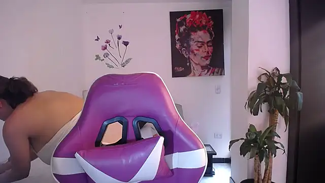 esmeraldaa230 online show from 03/30/26, 09:05