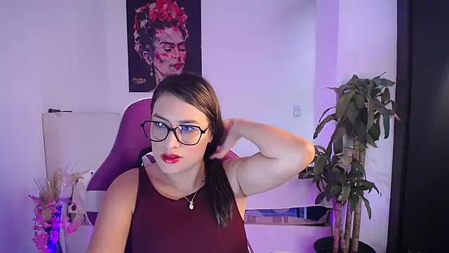 esmeraldaa230 online show from 11/26/25, 07:47