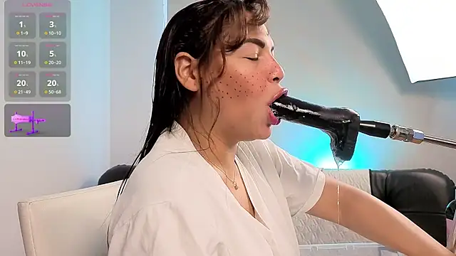 Anabel693 online show from 06/05/26, 02:23