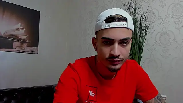 Snapshot of BrandonTate chatting on 11/17/25, 05:22 BrandonTate online show from 11/17/25, 05:22