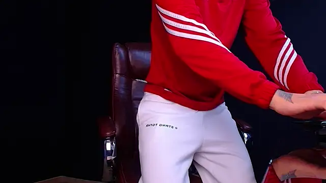 Snapshot of BrandonTate chatting on 11/03/25, 11:03 BrandonTate online show from 11/03/25, 11:03