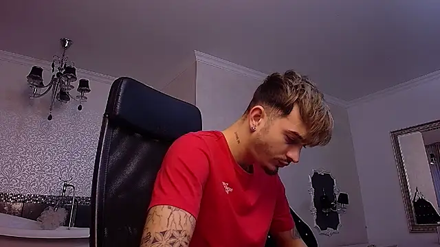 Snapshot of BrandonTate chatting on 11/29/25, 11:43 BrandonTate online show from 11/29/25, 11:43