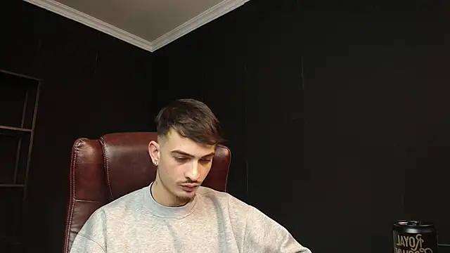 Snapshot of BrandonTate chatting on 02/25/25, 04:14 BrandonTate online show from 02/25/25, 04:14