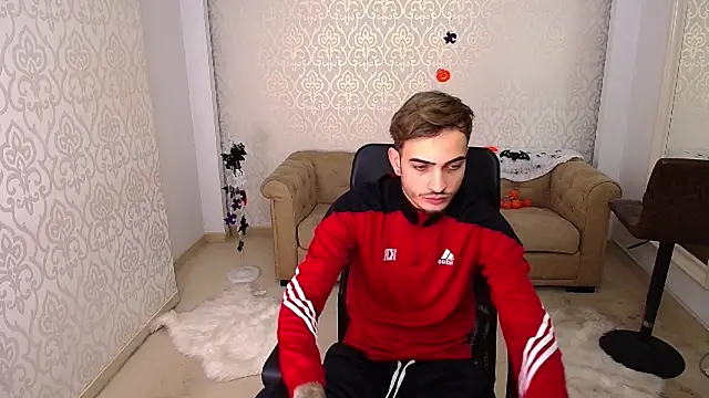 Snapshot of BrandonTate chatting on 10/21/25, 10:47 BrandonTate online show from 10/21/25, 10:47