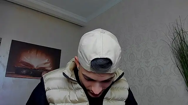 Snapshot of BrandonTate chatting on 03/07/25, 12:12 BrandonTate online show from 03/07/25, 12:12