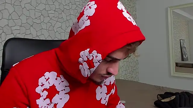 Snapshot of BrandonTate chatting on 10/28/25, 06:56 BrandonTate online show from 10/28/25, 06:56