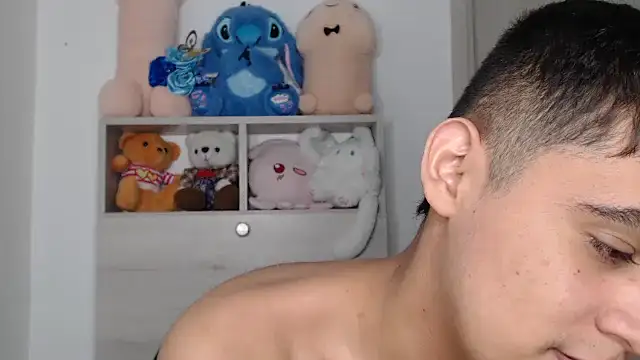 Snapshot of kaiine190 chatting on 02/18/26, 06:33 kaiine190 online show from 02/18/26, 06:33