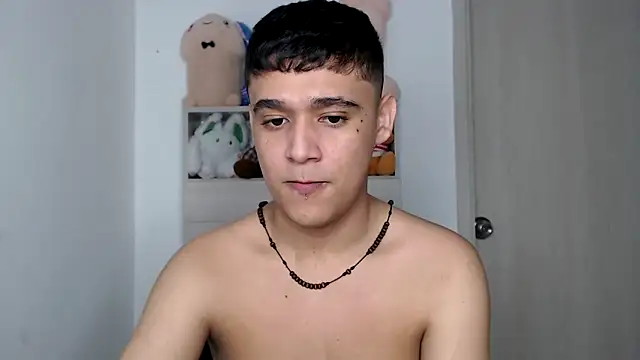 Snapshot of kaiine190 chatting on 02/13/26, 08:36 kaiine190 online show from 02/13/26, 08:36