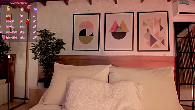 LunaRuso online show from 03/16/26, 07:38