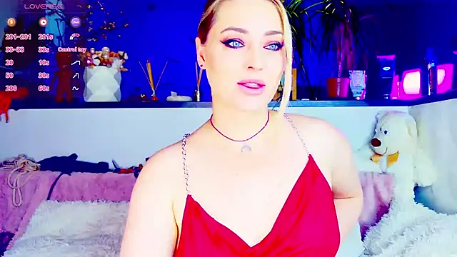 Snapshot of _JuliaSpace_ chatting on 05/22/26, 05:44 JuliaSpace online show from 05/22/26, 05:44