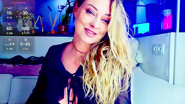  JuliaSpace  online show from 04/17/26, 04:32