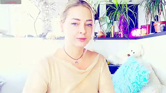  JuliaSpace  online show from 11/15/25, 12:31