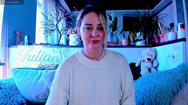  JuliaSpace  online show from 02/23/25, 10:17