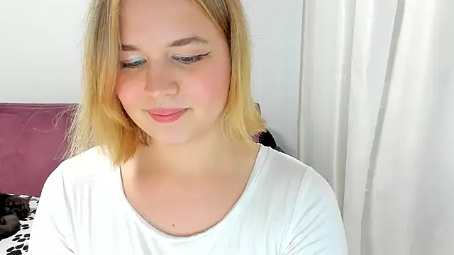 Snapshot of AlicePopsy chatting on 07/15/26, 04:36 AlicePopsy online show from 07/15/26, 04:36