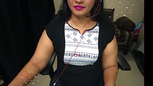 Snapshot of Arushisingh8888 chatting on 06/07/26, 02:33 Arushisingh8888 online show from 06/07/26, 02:33