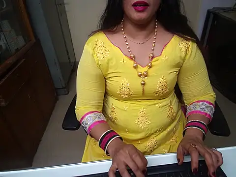 Snapshot of Arushisingh8888 chatting on 09/10/25, 12:59 Arushisingh8888 online show from 09/10/25, 12:59