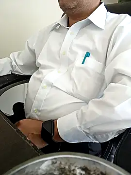 Snapshot of Hot-man39 chatting on 03/18/25, 06:28 Hot-man39 online show from 03/18/25, 06:28