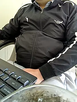 Snapshot of Hot-man39 chatting on 02/22/25, 06:28 Hot-man39 online show from 02/22/25, 06:28