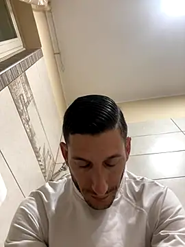 Gionnytav online show from 10/20/25, 03:41