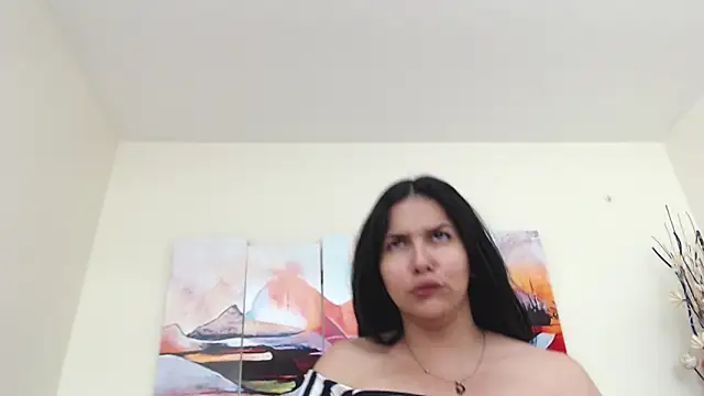 Snapshot of KatrinaRolan chatting on 02/24/25, 09:41 KatrinaRolan online show from 02/24/25, 09:41