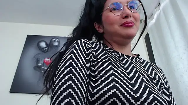 KatrinaRolan online show from 11/13/25, 10:02