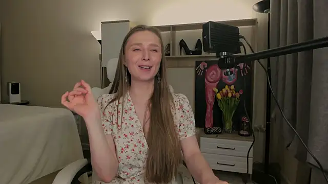 Snapshot of CharlotteWells chatting on 03/10/25, 05:07 CharlotteWells online show from 03/10/25, 05:07