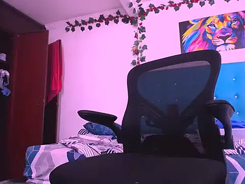 latinhot9631 online show from 11/24/25, 02:11