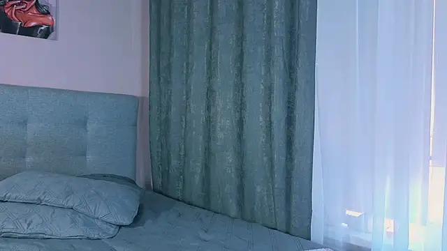 Krissty- online show from 10/01/25, 08:41