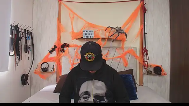 Liana Asaff online show from 10/13/25, 06:09