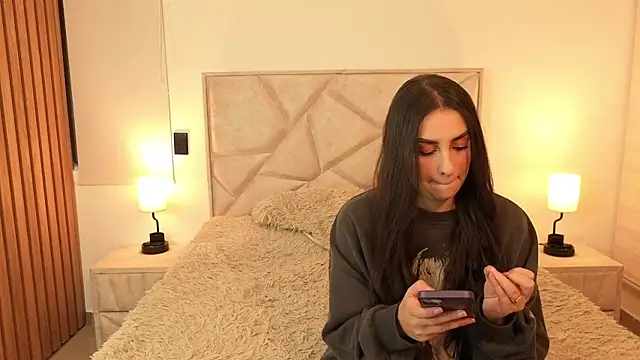 teseo and afroditha  online show from 11/25/25, 01:17