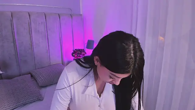 EvaaStevens online show from 11/28/25, 01:11