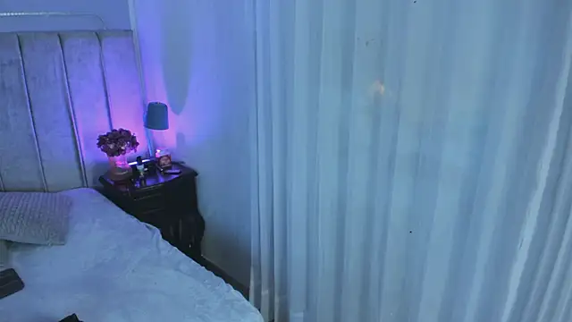 EvaaStevens online show from 11/27/25, 03:45