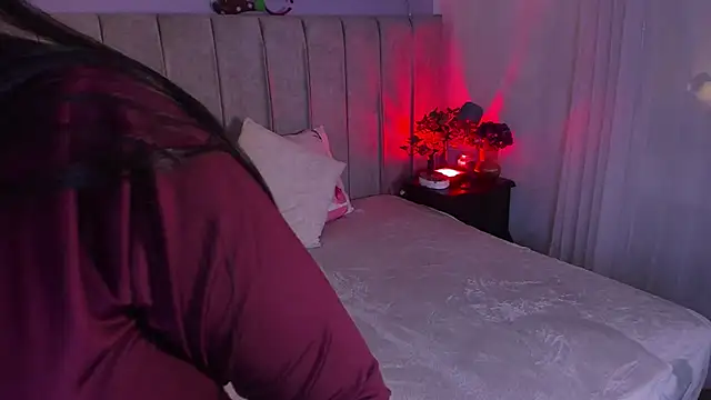 EvaaStevens online show from 12/17/25, 08:14