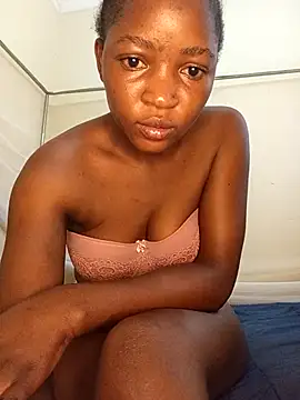 Snapshot of Petite_Afrcan6 chatting on 11/07/25, 03:27 Petite Afrcan6 online show from 11/07/25, 03:27