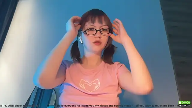 Snapshot of electric_babe chatting on 05/26/26, 02:15 electric babe online show from 05/26/26, 02:15