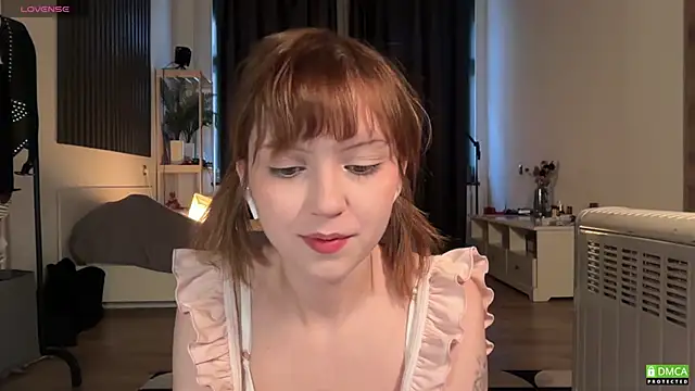 Snapshot of electric_babe chatting on 11/25/25, 11:54 electric babe online show from 11/25/25, 11:54