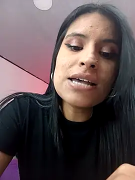 Snapshot of _elektrah chatting on 10/02/25, 07:06  elektrah online show from 10/02/25, 07:06