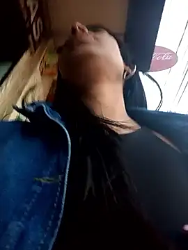 Snapshot of _elektrah chatting on 09/11/25, 10:32  elektrah online show from 09/11/25, 10:32