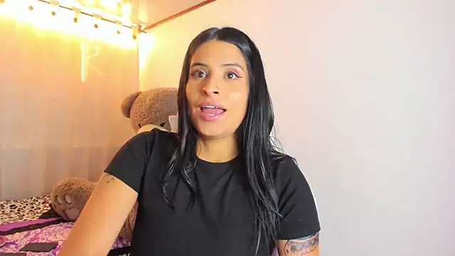 Snapshot of _elektrah chatting on 09/12/25, 10:09  elektrah online show from 09/12/25, 10:09