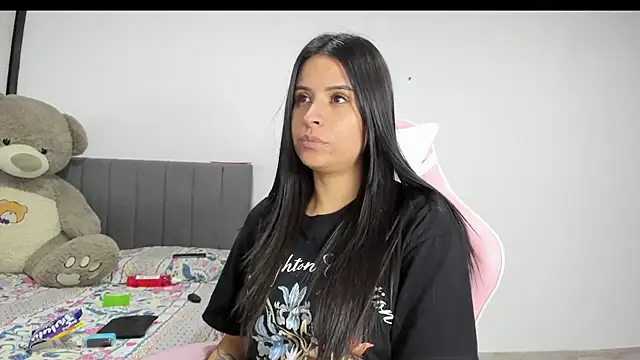 Snapshot of _elektrah chatting on 03/10/25, 09:07  elektrah online show from 03/10/25, 09:07