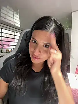 Snapshot of _elektrah chatting on 07/17/26, 04:15 elektrah online show from 07/17/26, 04:15